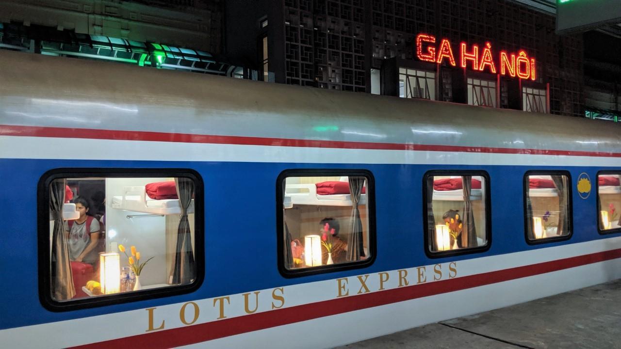 Ninh Binh – Hue on Lotus Train SE19 (22h00 – 09h10) (Deluxe 4 Berths, One Way)